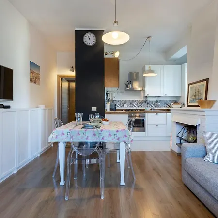 Apartman Guesthost - Su Niu Flat With Balcony