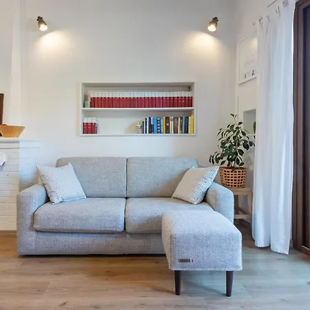 Guesthost - Su Niu Flat With Balcony Apartman *